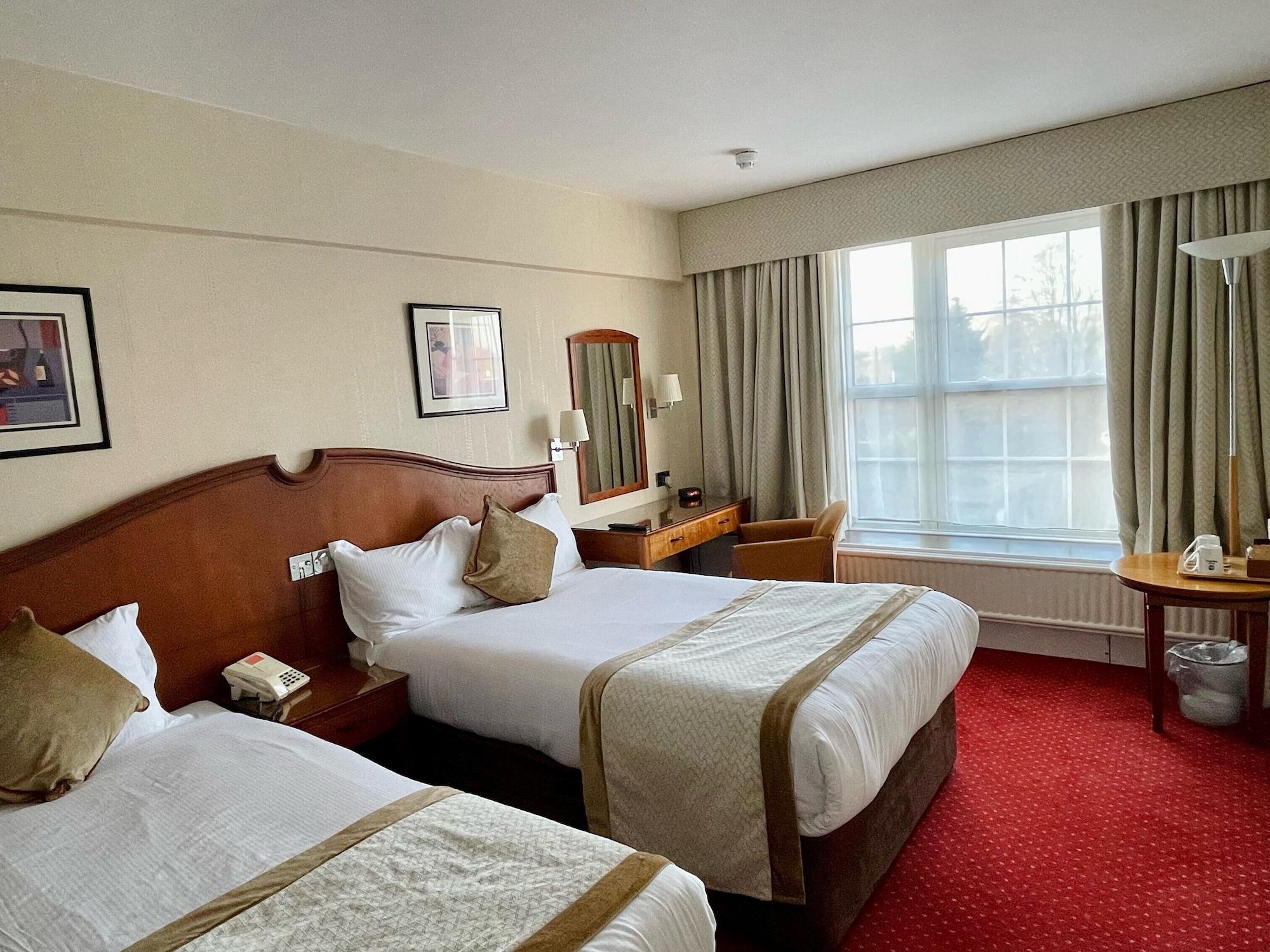 Best Western Homestead Court Hotel Welwyn Garden City Buitenkant foto