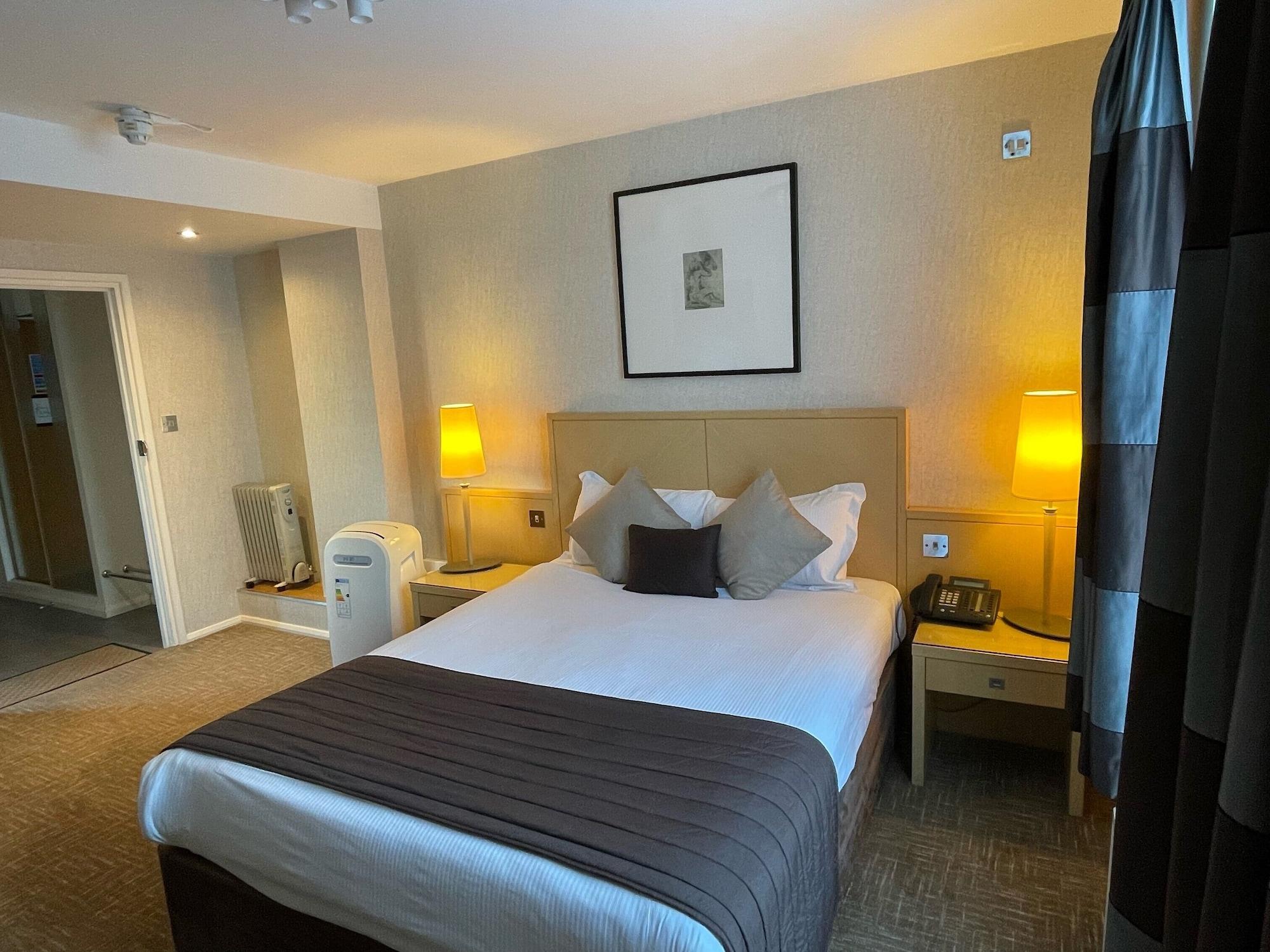 Best Western Homestead Court Hotel Welwyn Garden City Buitenkant foto