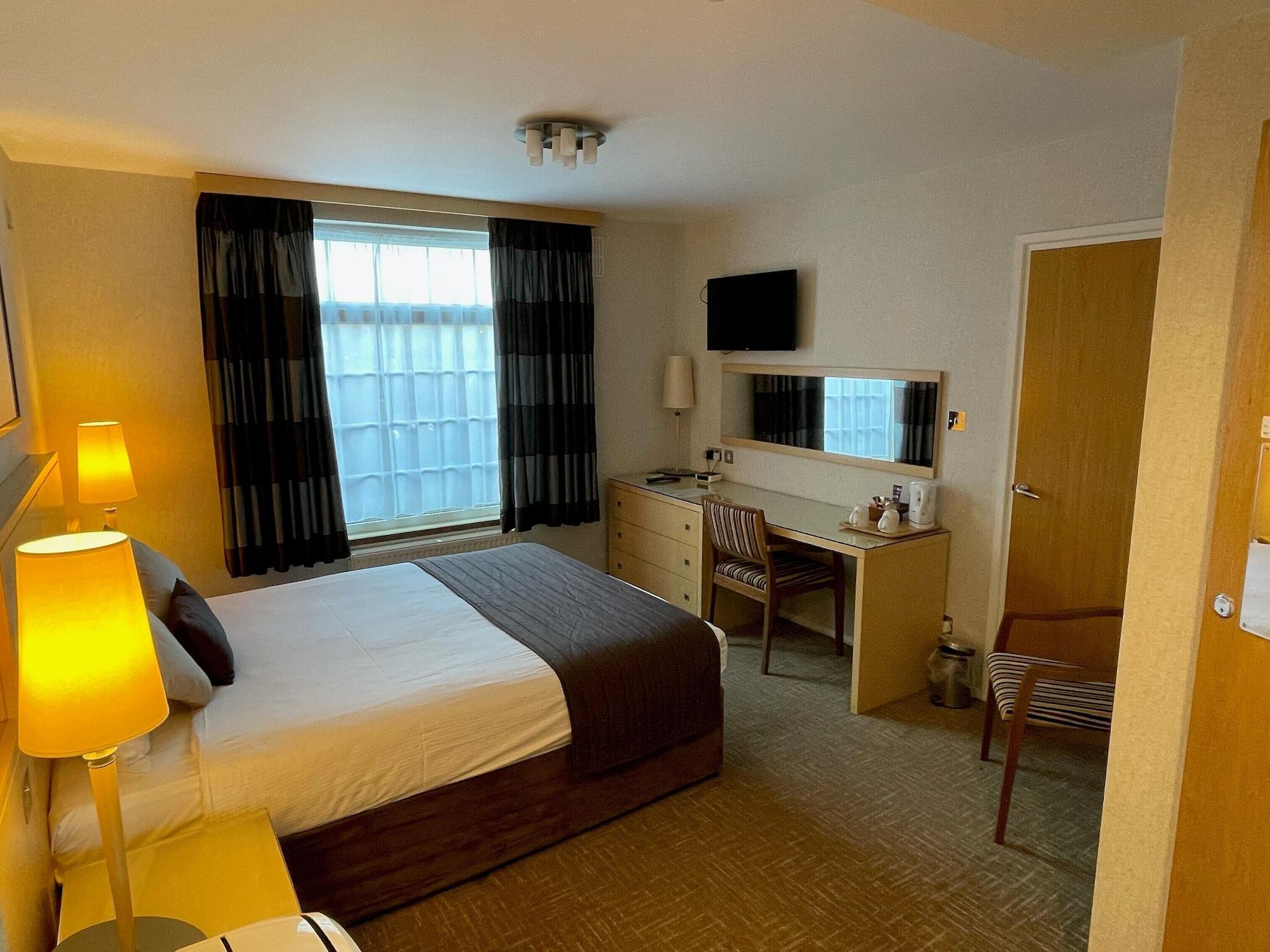Best Western Homestead Court Hotel Welwyn Garden City Buitenkant foto