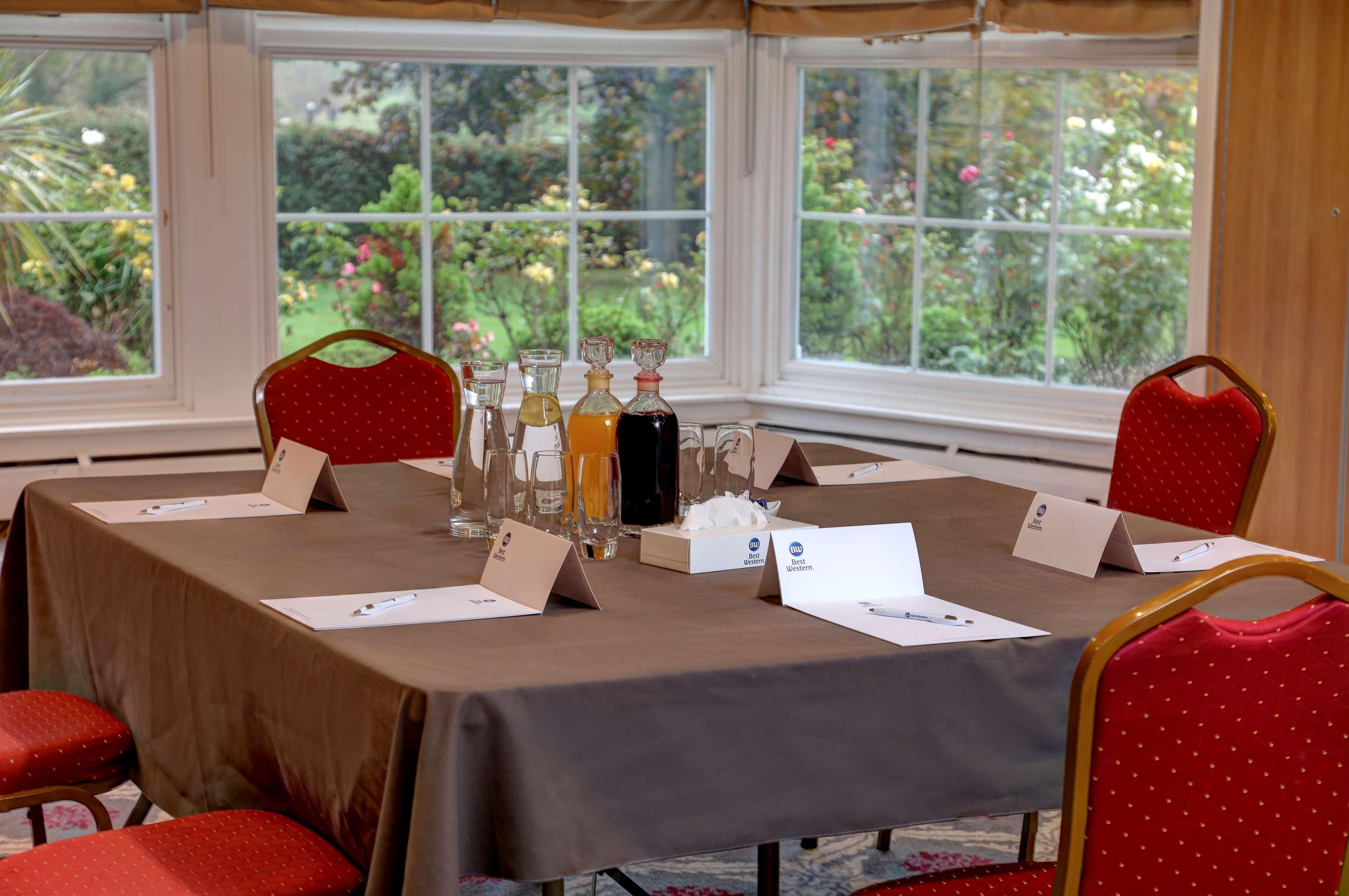 Best Western Homestead Court Hotel Welwyn Garden City Buitenkant foto