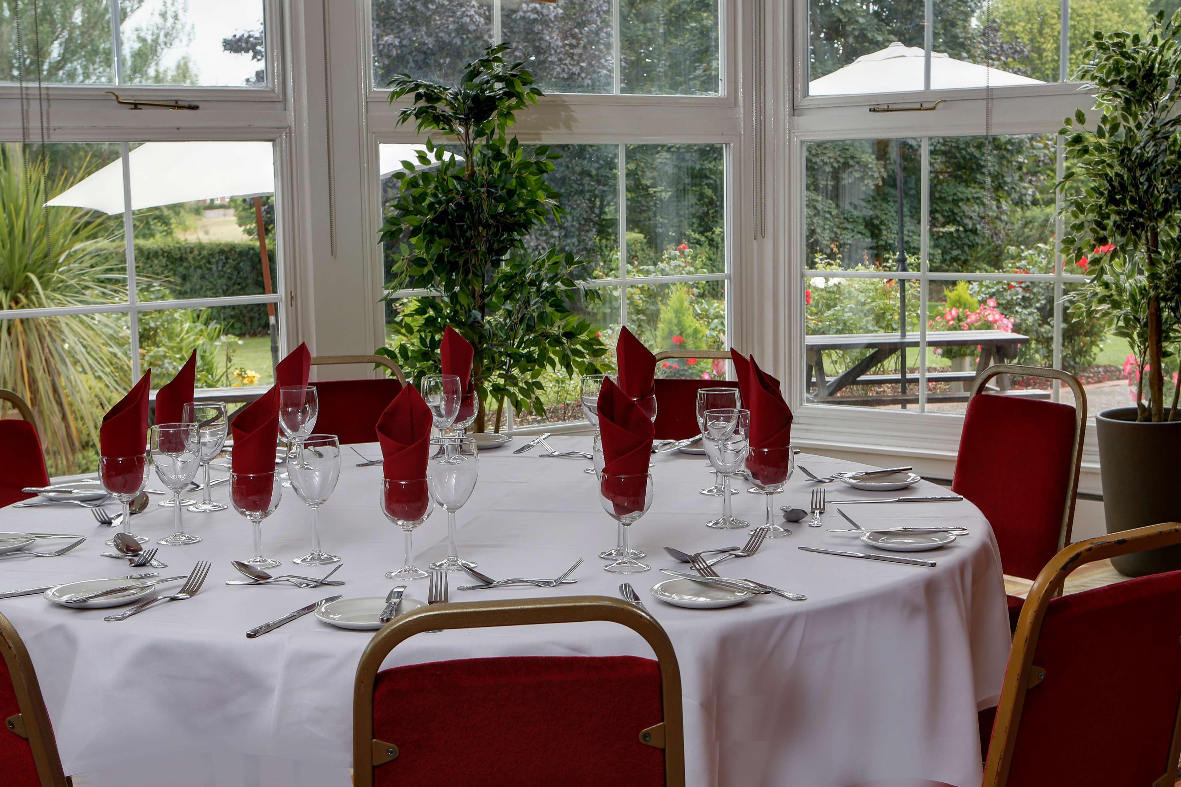 Best Western Homestead Court Hotel Welwyn Garden City Buitenkant foto
