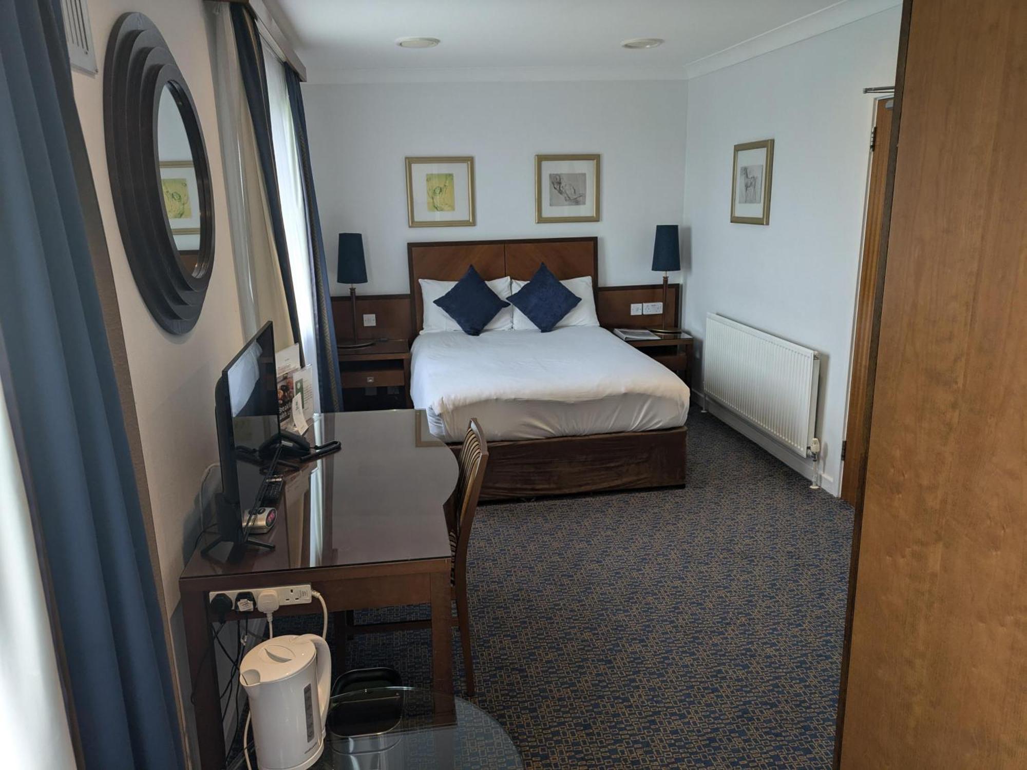 Best Western Homestead Court Hotel Welwyn Garden City Buitenkant foto