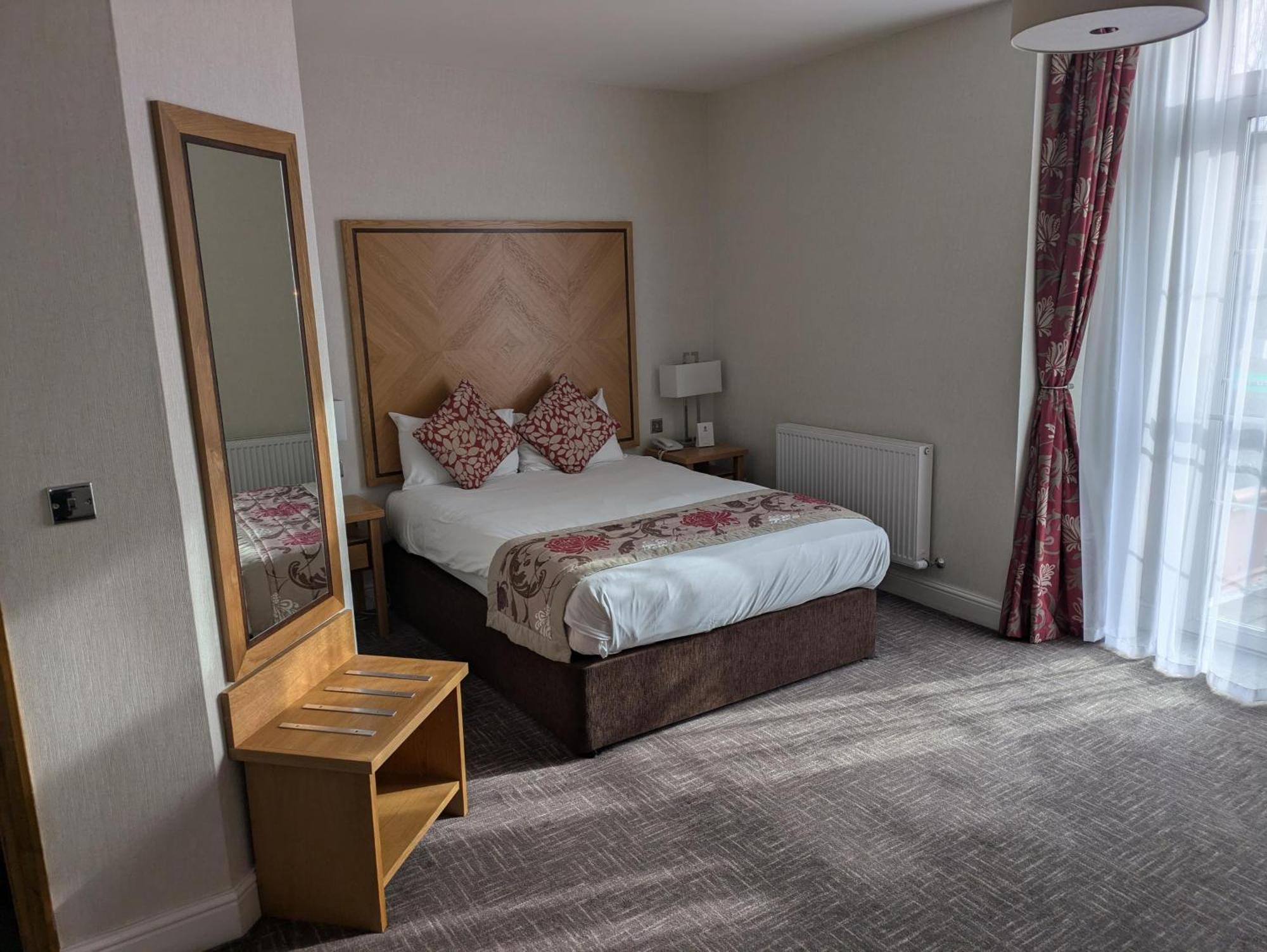 Best Western Homestead Court Hotel Welwyn Garden City Buitenkant foto
