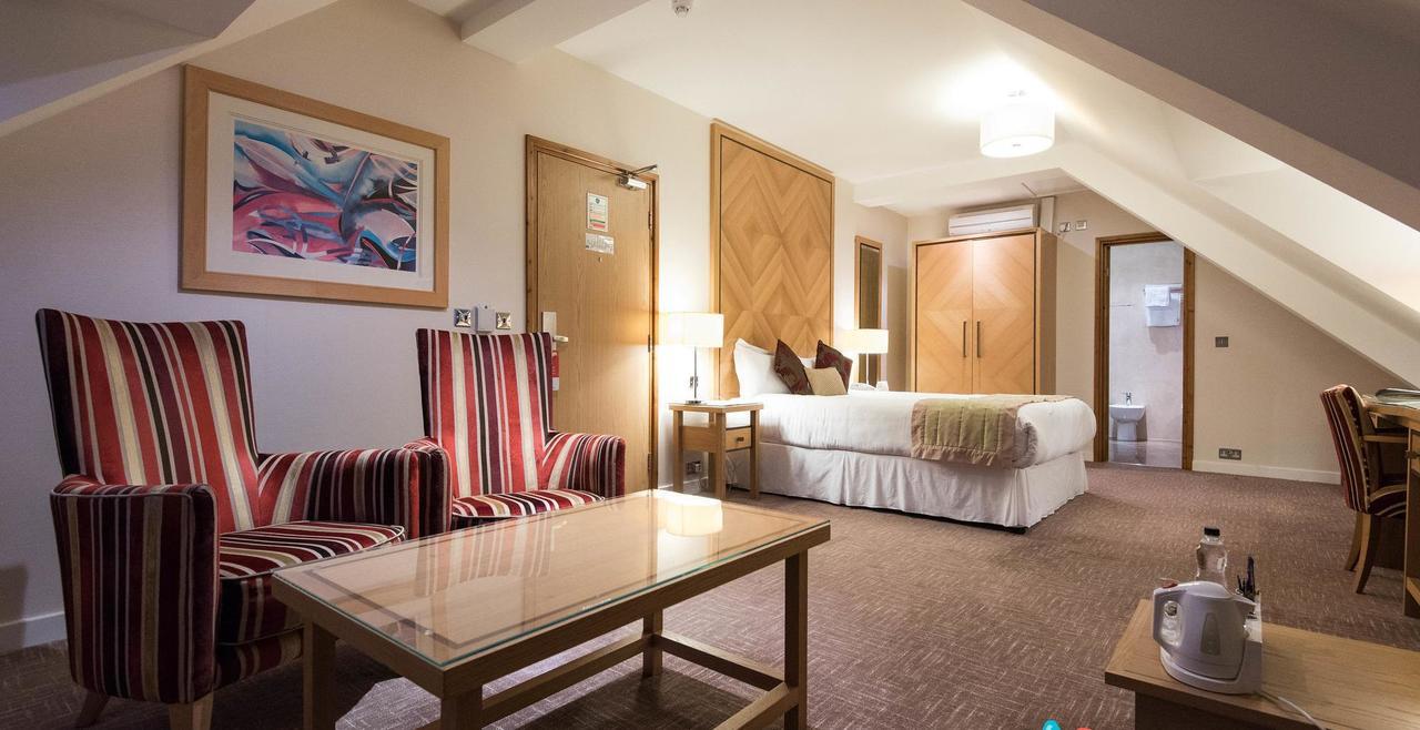 Best Western Homestead Court Hotel Welwyn Garden City Buitenkant foto