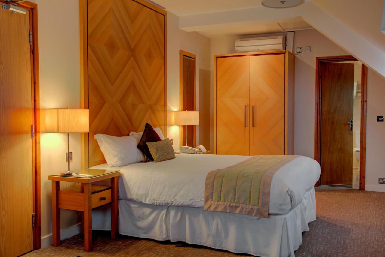 Best Western Homestead Court Hotel Welwyn Garden City Buitenkant foto